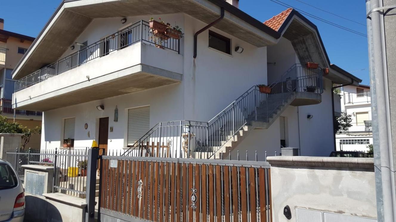 La Casa Di Cindy Montesilvano Exterior foto